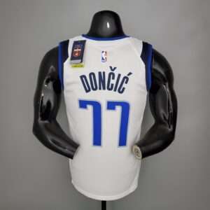 דאלאס מאבריקס DONCIC#77  בית NBA לבנה