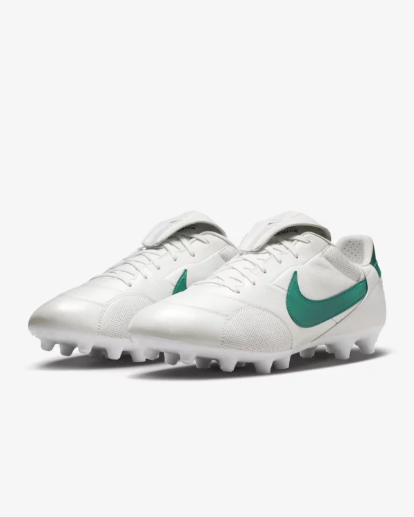 NikePremier 3