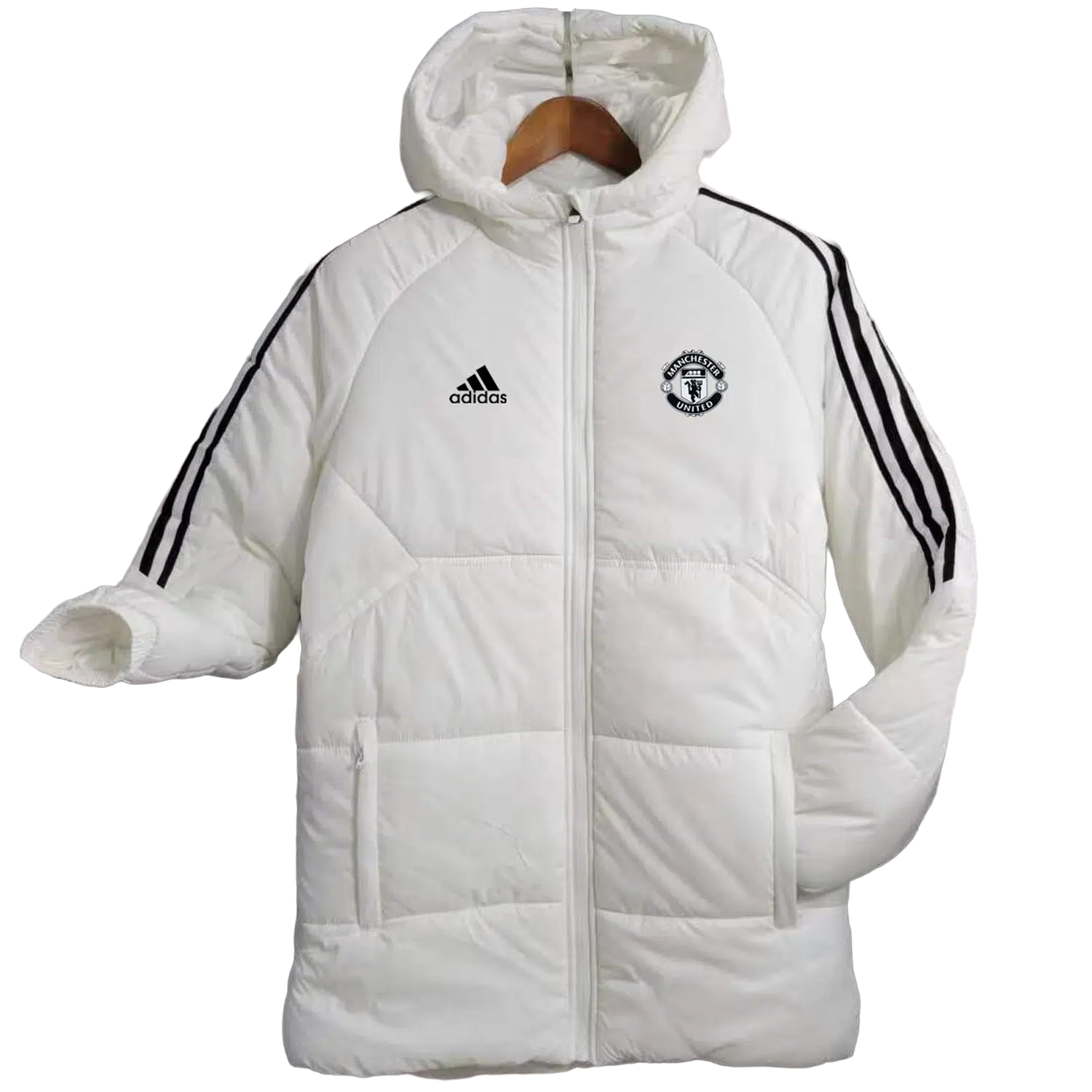 Manu Coat White.png