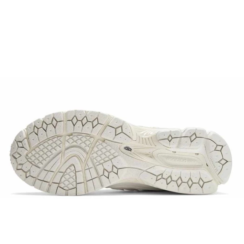 New Balance 1906d Protection Pack White Leather