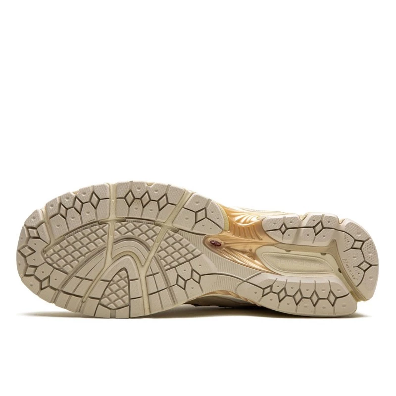 New Balance 2002r Protection Pack Sandstone
