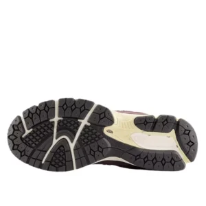 נעלי ניו באלאנס | New Balance 2002R Truffle